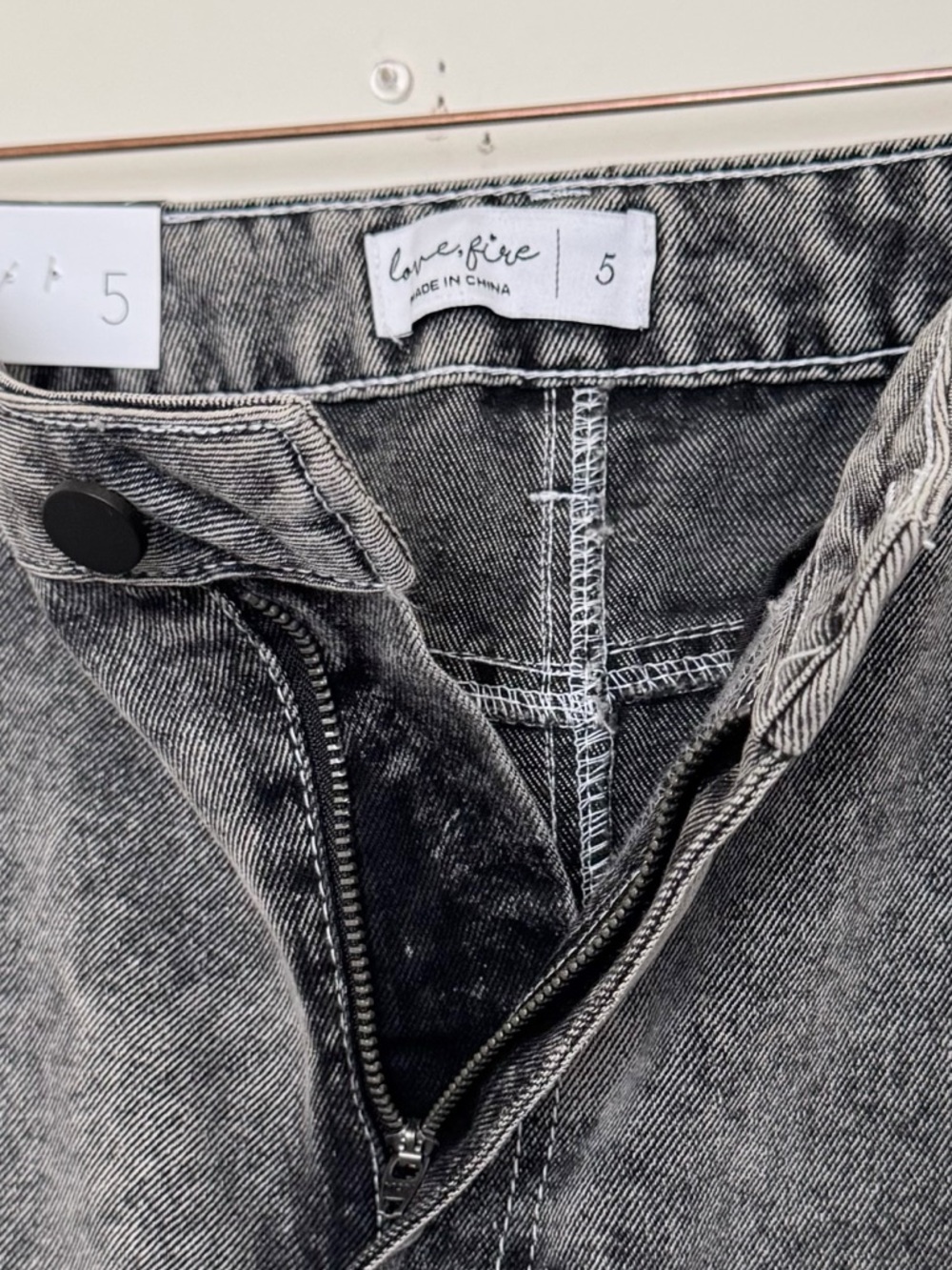 Love fire Gray Acid Wash Cargo Denim Midi Skirt High Rise Utility Style Size 5 - Picture 5 of 12